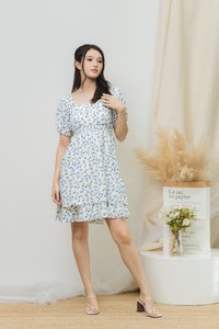 Stacey Smocked Floral Dress in White (XS)