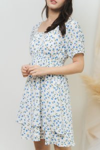 Stacey Smocked Floral Dress in White (XS)
