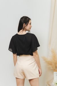Amelyn Double Button Shorts in Cream (XS)