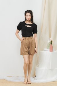 Kara Bermuda Shorts in Brown (XS)