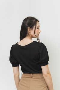 Shona Front Cut Out Top in Black (XS)