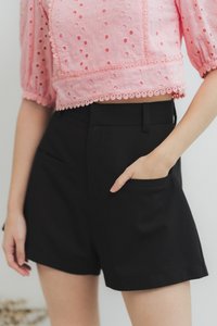Jana Double Pocket High Waisted Shorts in Black (XS)