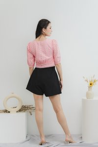 Jana Double Pocket High Waisted Shorts in Black (XS)