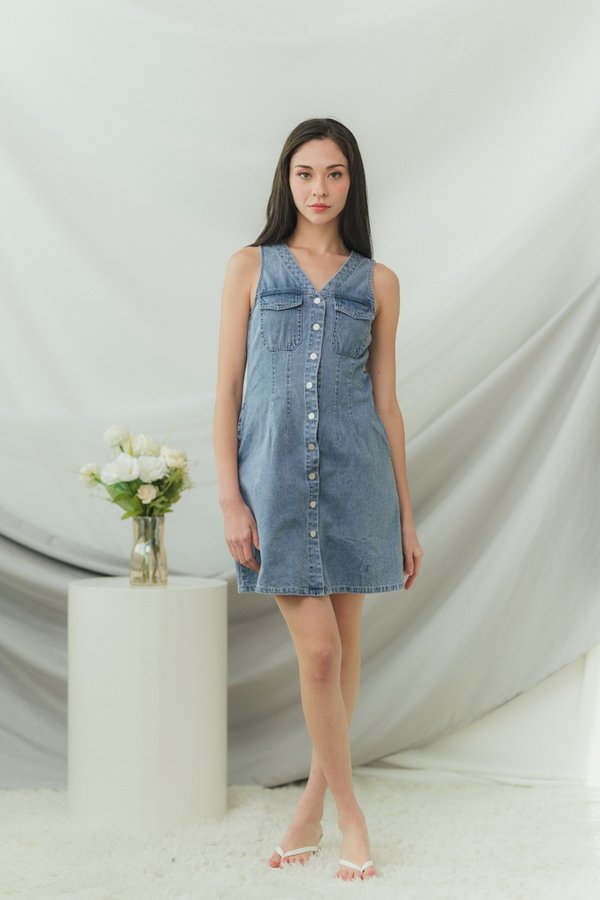 Gale Denim Dress in Mid-Wash (XXL)