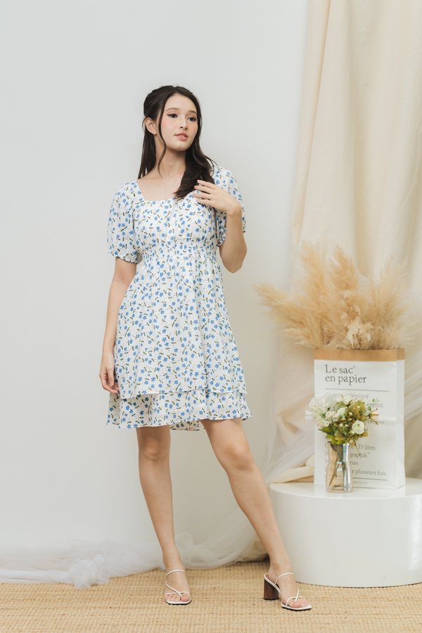 Stacey Smocked Floral Dress in White (XS)