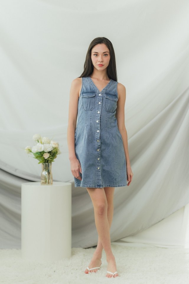 Gale Denim Dress in Mid-Wash