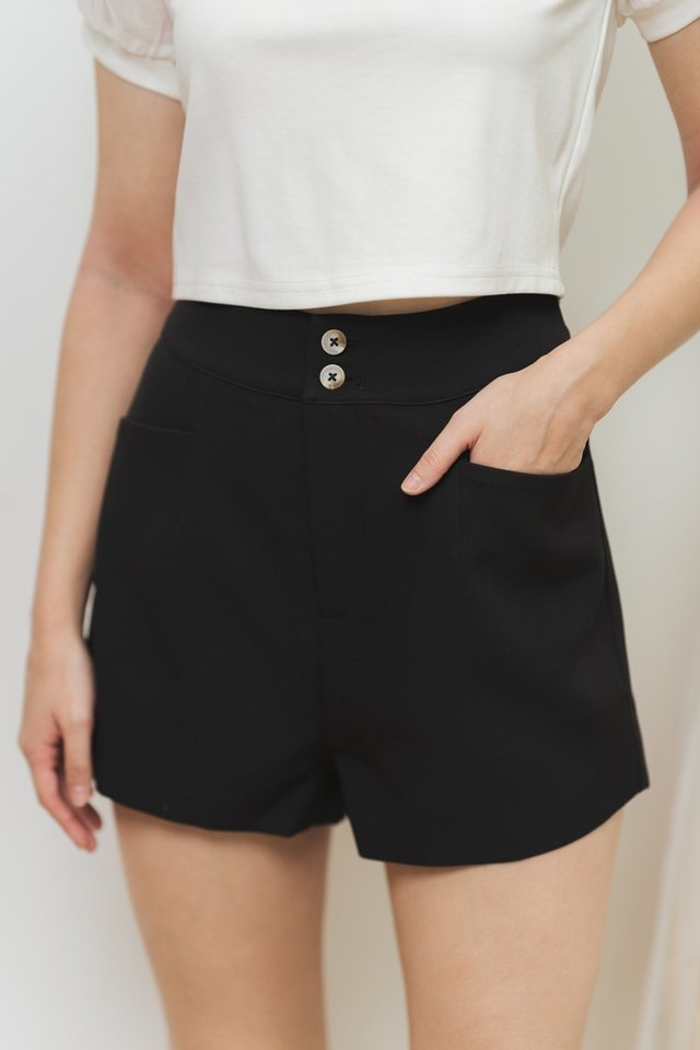 Harlow Button Pocket Shorts in Black (XS)