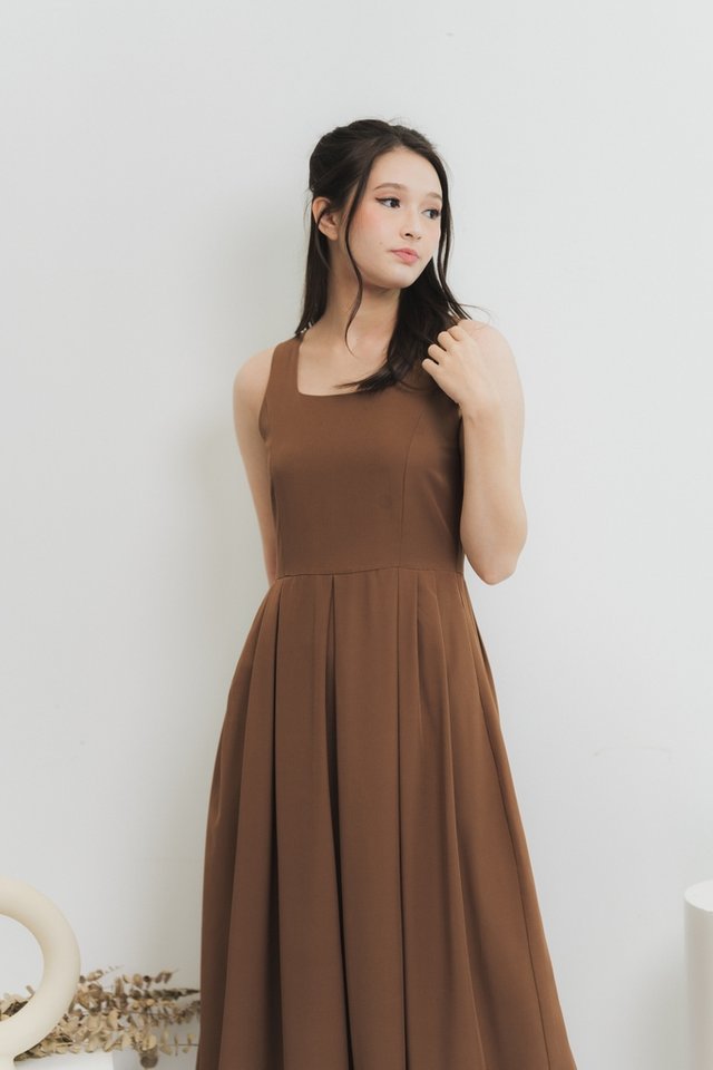 Ethel Square Neck Maxi Dress in Brown 