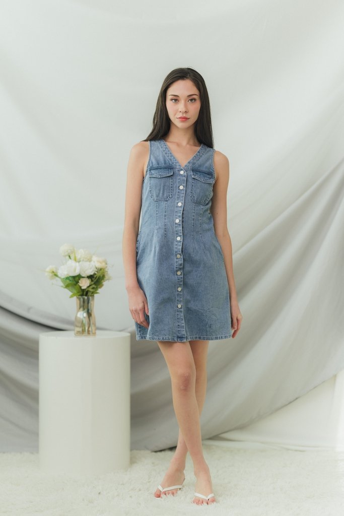 Gale Denim Dress in Mid-Wash (XXL)