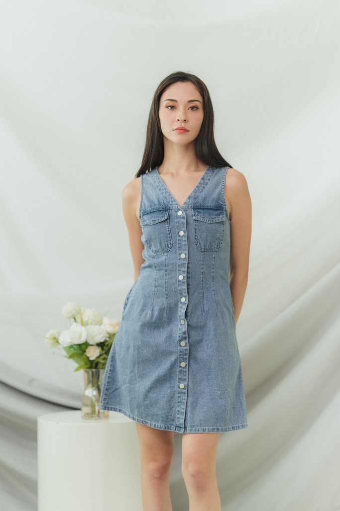Gale Denim Dress in Mid-Wash (XXL)