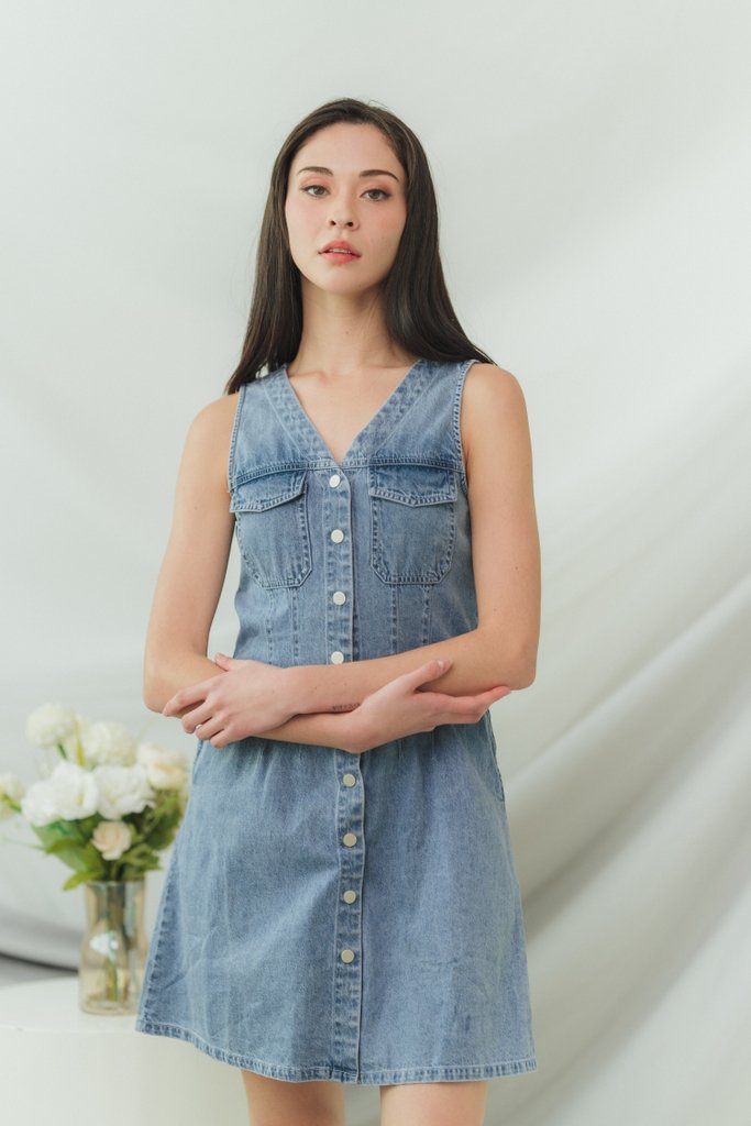 Gale Denim Dress in Mid-Wash (XXL)