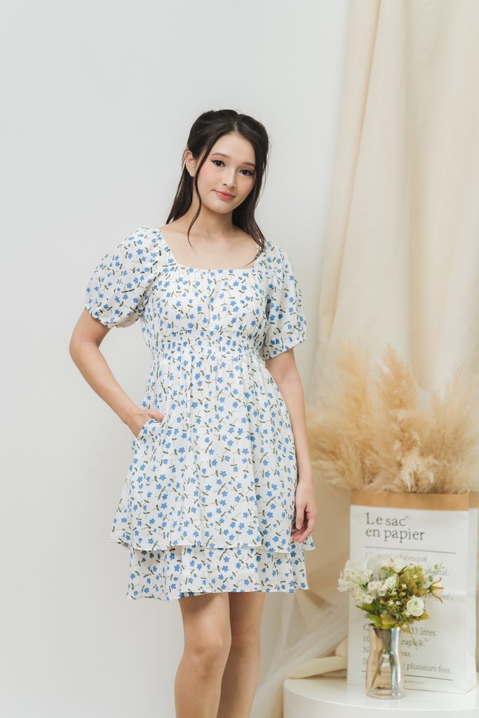 Stacey Smocked Floral Dress in White (XS)
