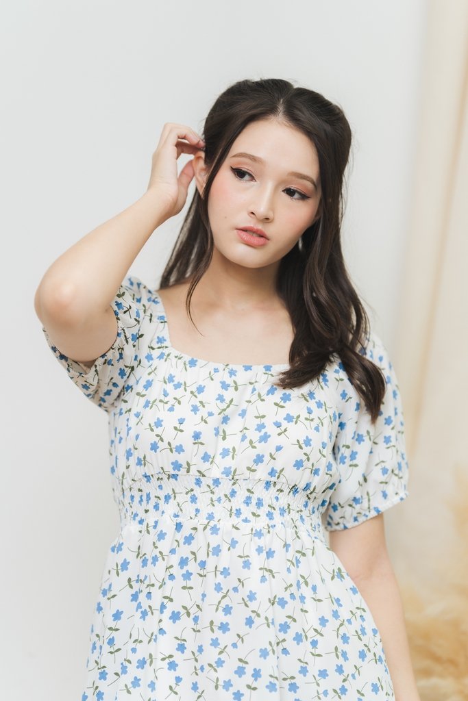 Stacey Smocked Floral Dress in White (XS)