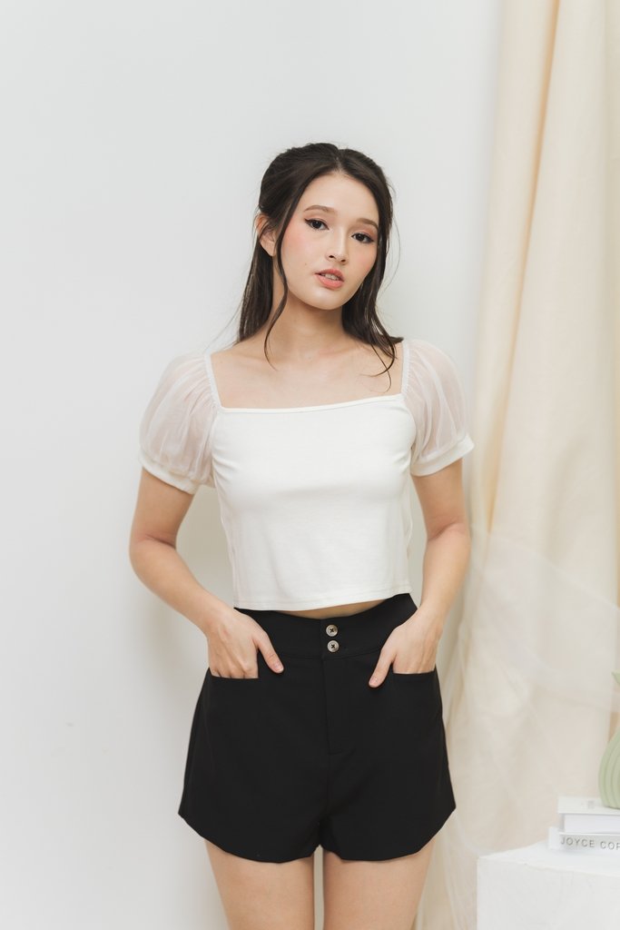 Harlow Button Pocket Shorts in Black (XS)