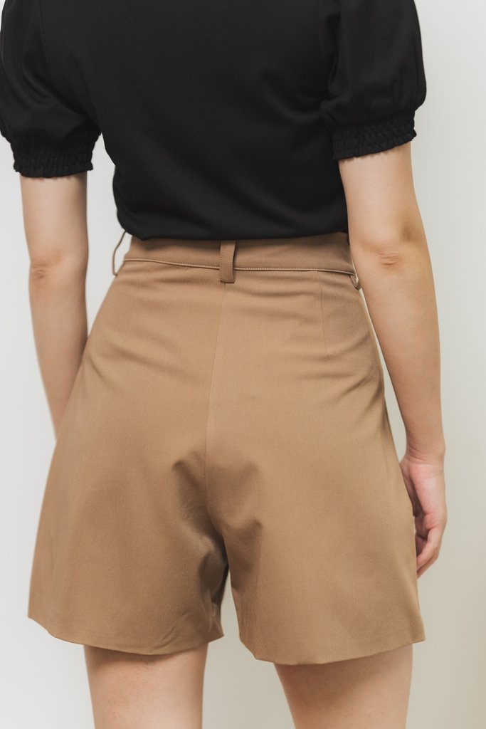 Kara Bermuda Shorts in Brown (XS)