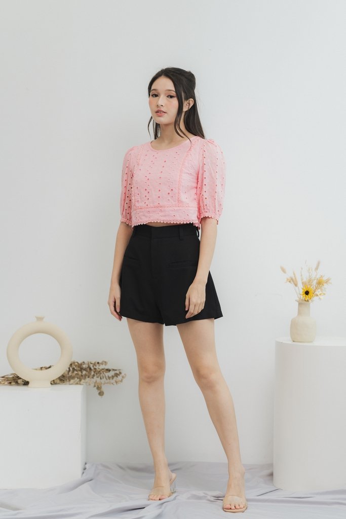 Jana Double Pocket High Waisted Shorts in Black (XS)