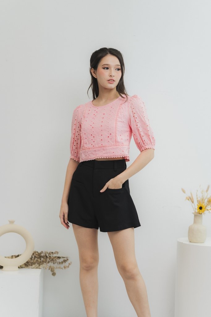 Jana Double Pocket High Waisted Shorts in Black (XS)