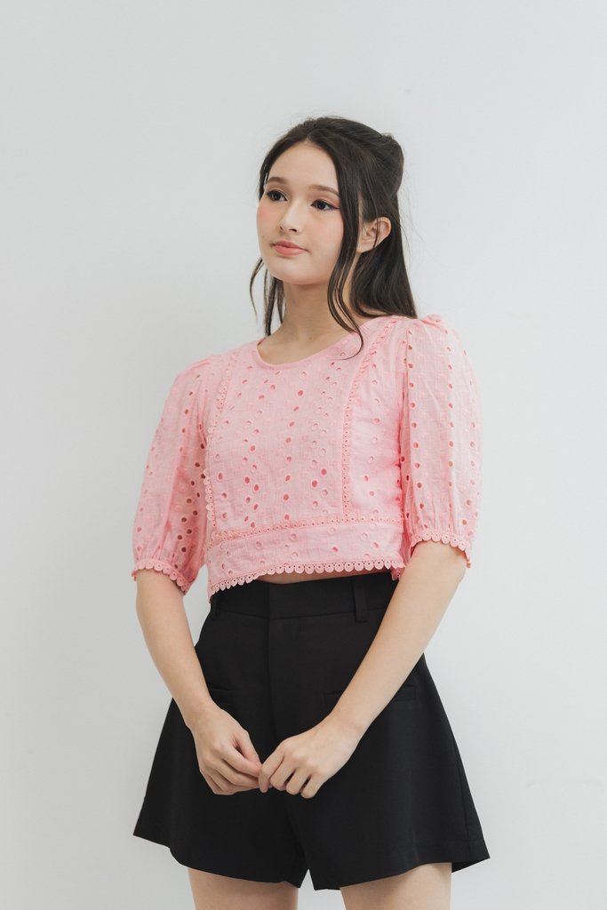 Jana Double Pocket High Waisted Shorts in Black (XS)