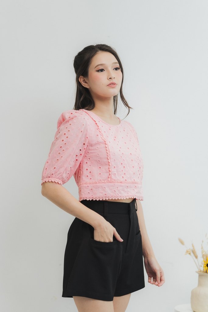 Jana Double Pocket High Waisted Shorts in Black (XS)