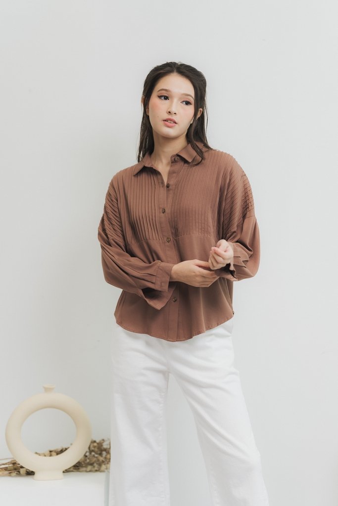 Maryellen Pintuck Shirt in Cocoa