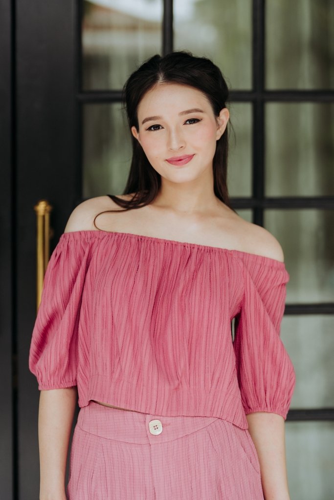 Reine Textured Cropped Top in Pink