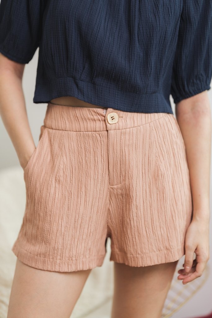 Rachelle Textured Pocket Shorts in Mocha