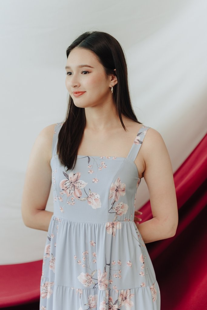 Grace Floral Tiered Maxi Dress in Blue (M)