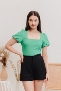 Janelia Ribbed Puffed Sleeves Top in Kelly Green
