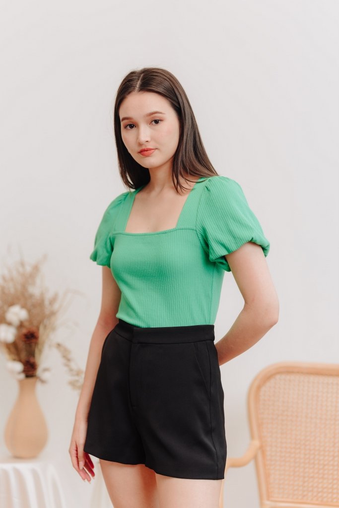 Janelia Ribbed Puffed Sleeves Top in Kelly Green