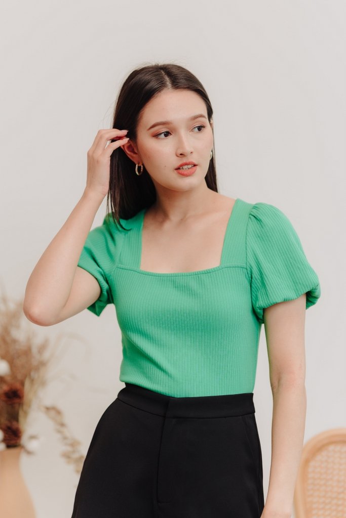 Janelia Ribbed Puffed Sleeves Top in Kelly Green